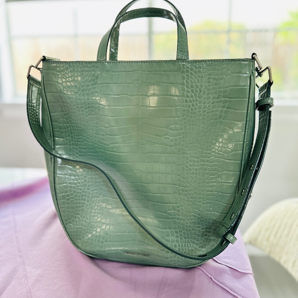Charles and Keith Leatherlooking Tote